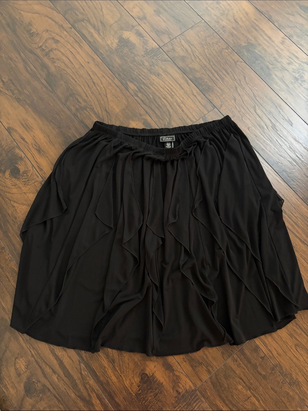 Dressbarm Collection Woman tulip pleated knee-length skirt